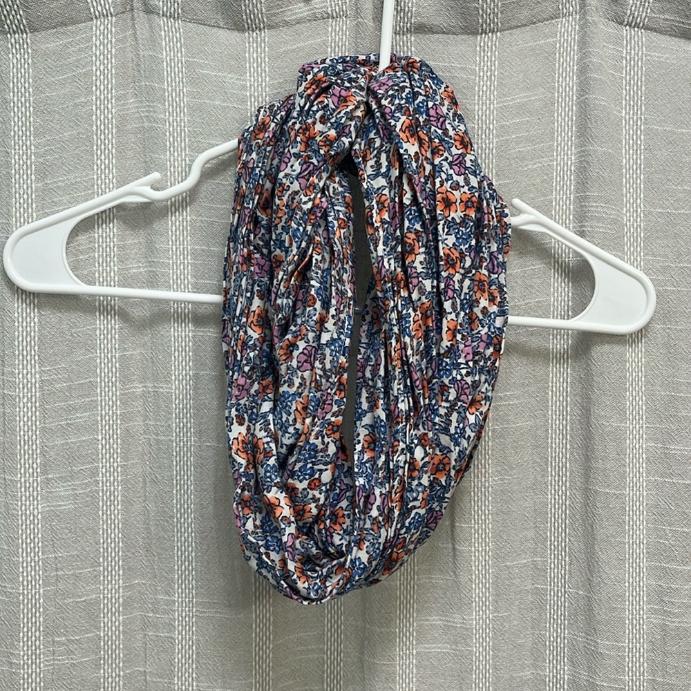 American Eagle floral pattern scarf